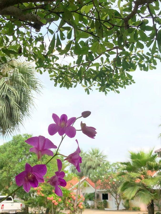 Soda Resort Kamphaeng Phet Exterior photo