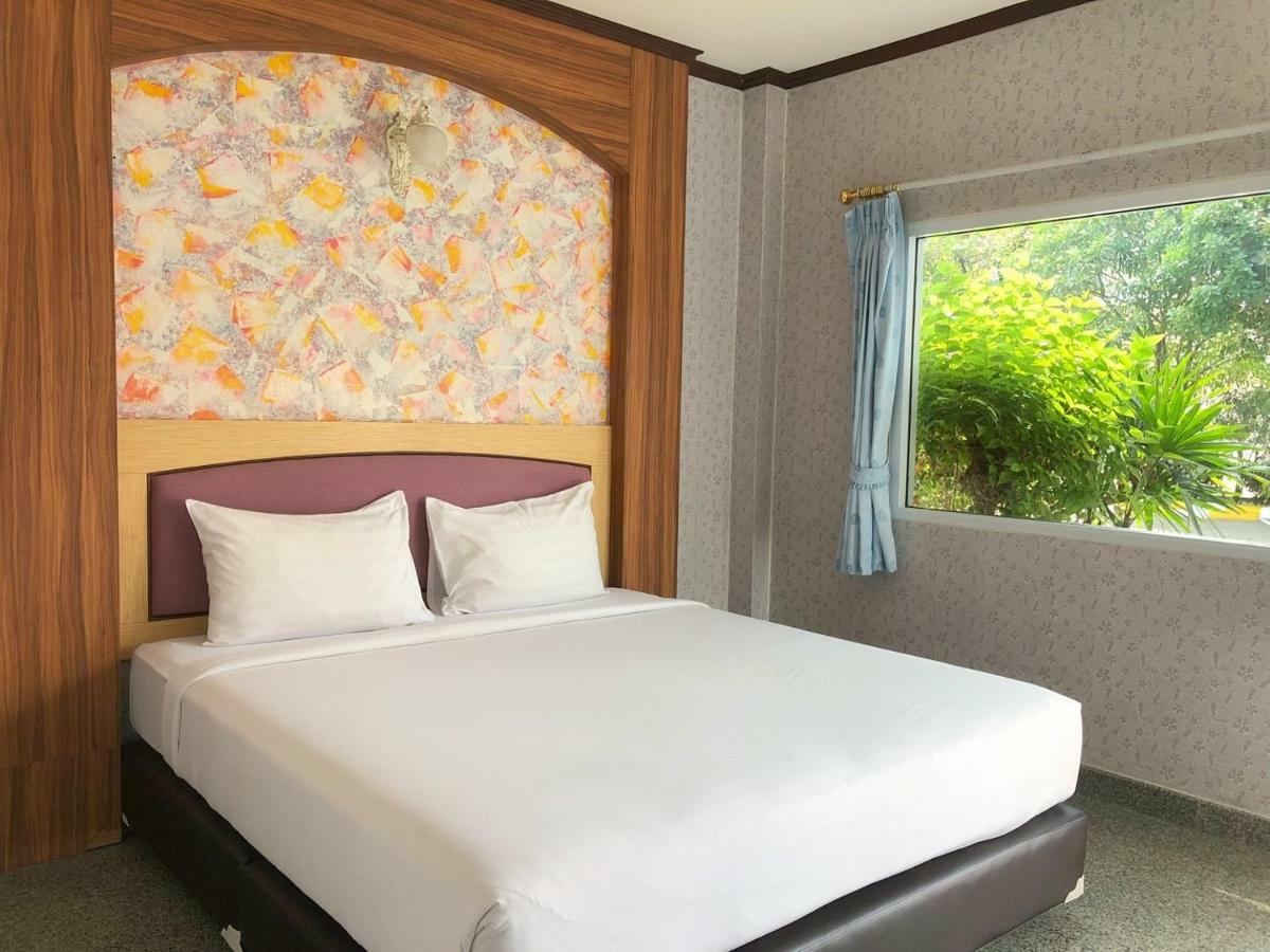 Soda Resort Kamphaeng Phet Exterior photo